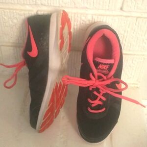 Women's Nike Black and Pink Sneakers Size 6.5